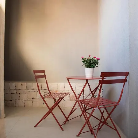 Your House 3 * Κονβερσάνο